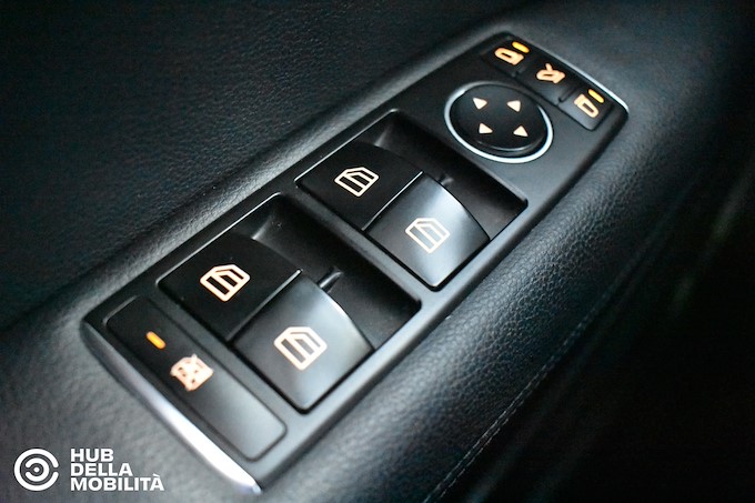 MERCEDES-BENZ E 220 CDI Coupé BlueEFFICIENCY Avantgarde